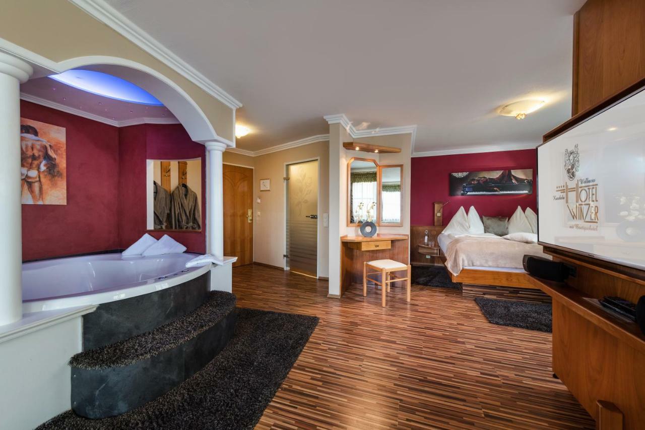 Hotel Winzer Wellness & Kuscheln St Georgen im Attergau Bagian luar foto