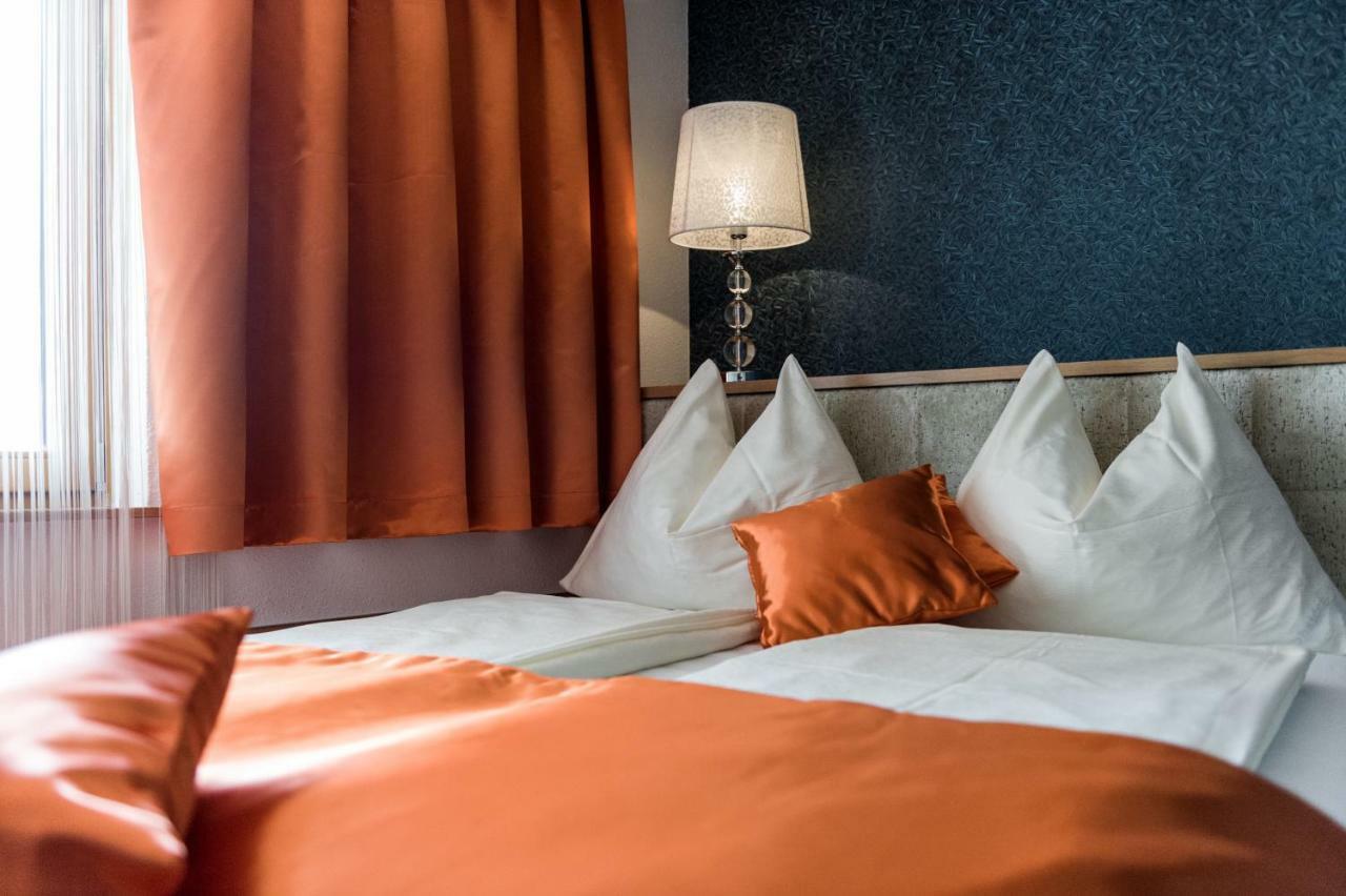 Hotel Winzer Wellness & Kuscheln St Georgen im Attergau Bagian luar foto