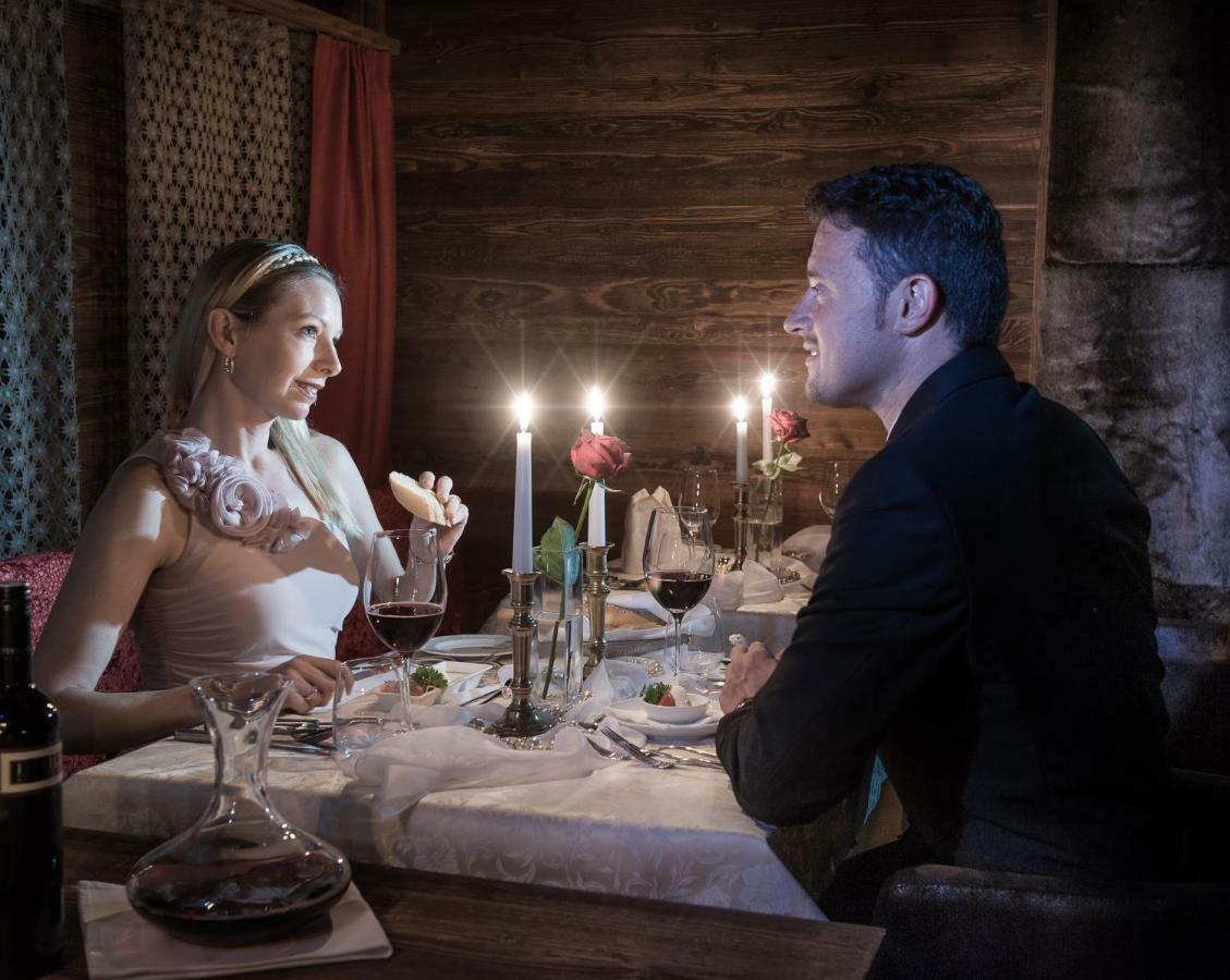 Hotel Winzer Wellness & Kuscheln St Georgen im Attergau Bagian luar foto